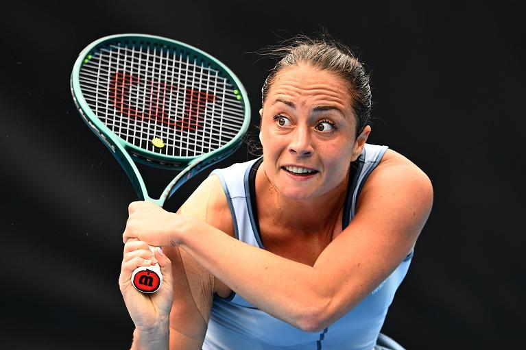 Elisabetta Cocciaretto colpisce di rovescio (foto Getty Images)