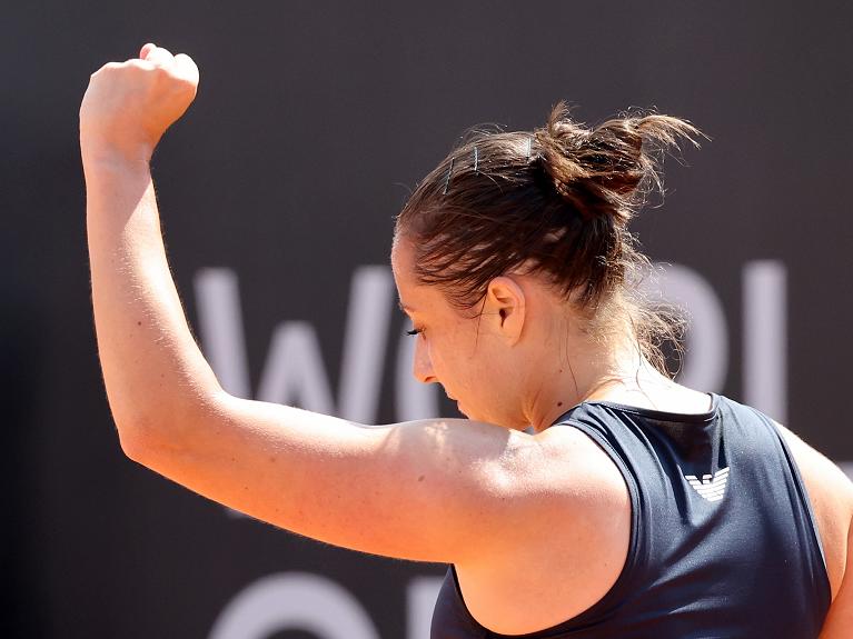 Elisabetta Cocciaretto in azione in Billie Jean King Cup contro il Giappone (Getty Images)