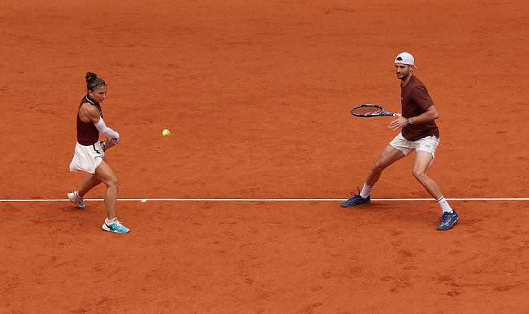 Sara Errani e Andrea Vavassori al Roland Garros 2025 (foto Getty Images)