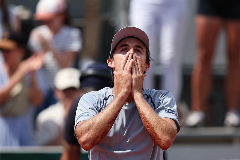 La commozione di Zachary Svajda al Roland Garros 2026 (Getty Images)