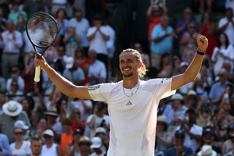 Alexander Zverev esulta a Wimbledon (Getty Images)