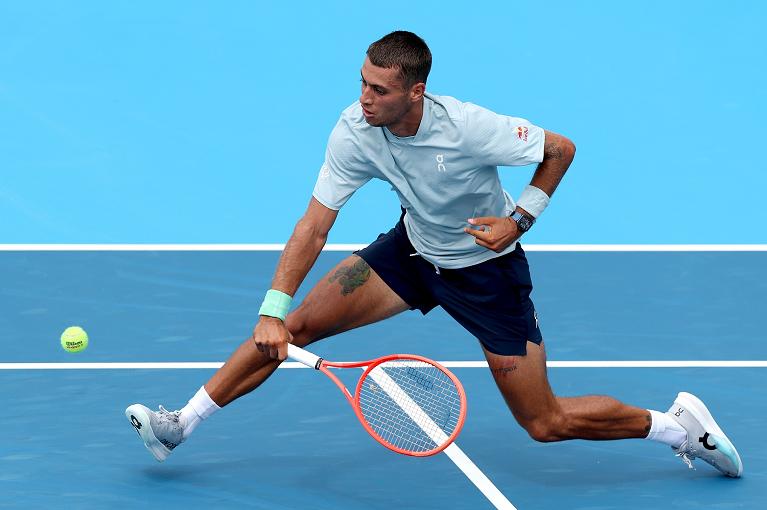 Flavio Cobolli in azione (foto Getty Images)