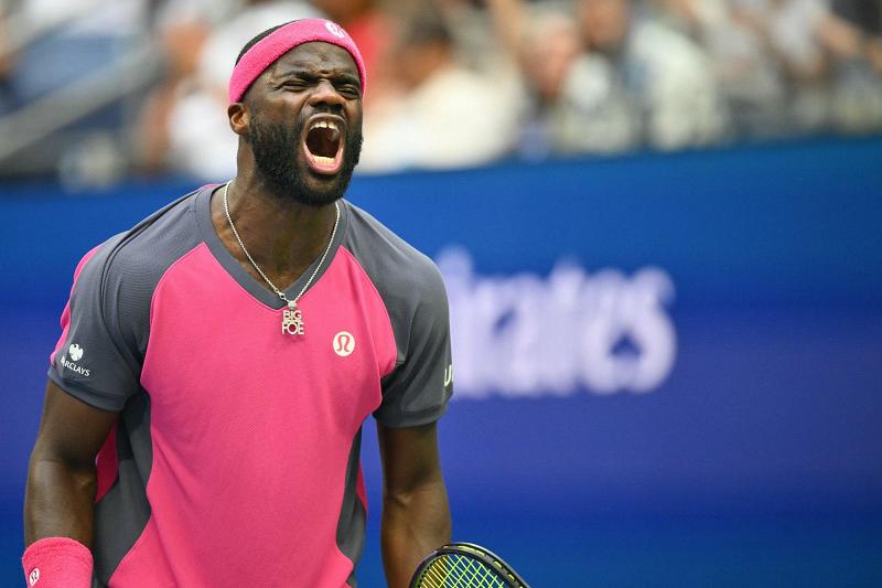 Stoico Tiafoe in rimonta su Michelsen: terza semi in carriera allo US Open