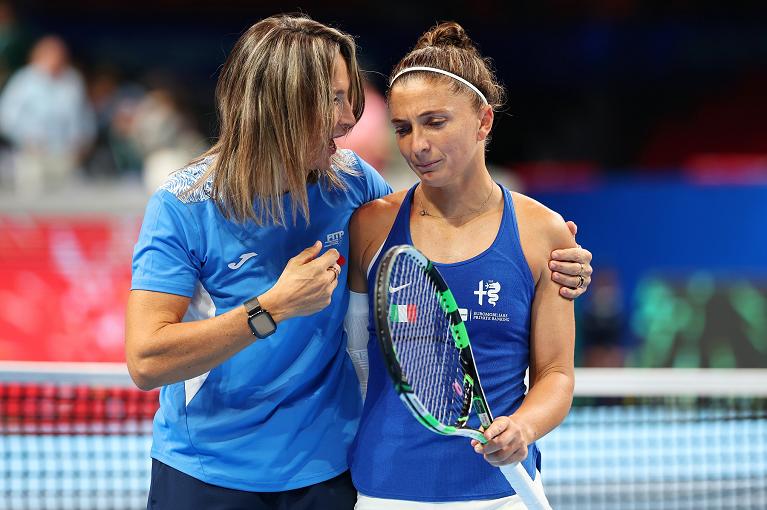 BJK Cup: Tathiana Garbin abbraccia Sara Errani (foto Getty Images)