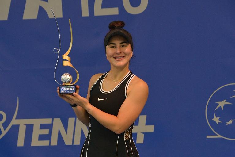 Bianca Andreescu con il trofeo del Rovereto Open 2026 (foto Ufficio stampa Rovereto Open)