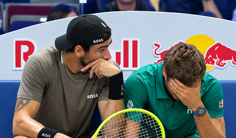 Matteo Berrettini consola Flavio Cobolli a Vienna (Fotogramma da video)