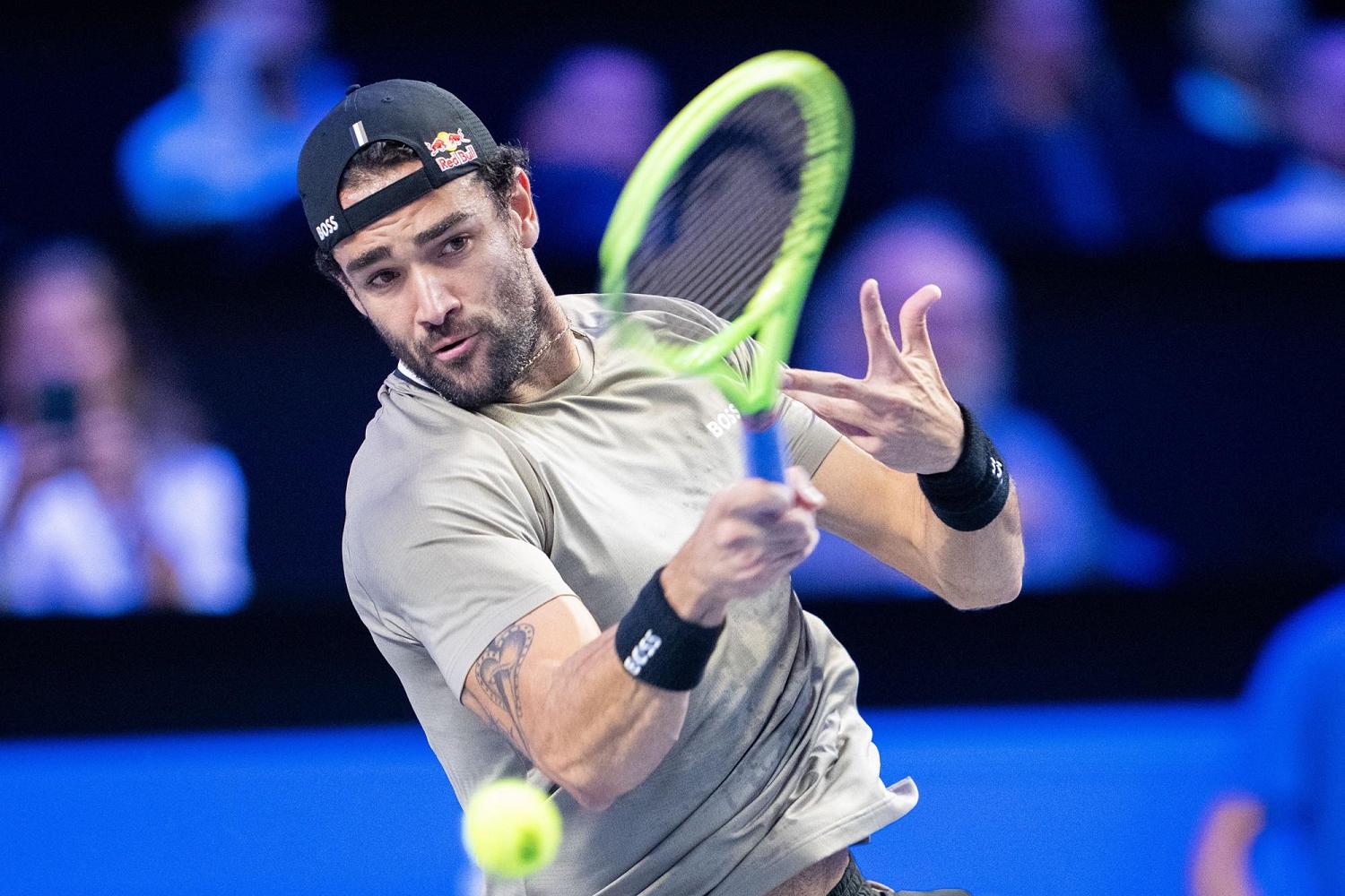 De Minaur ferma Berrettini nei quarti a Vienna: festeggia le 350 vittorie